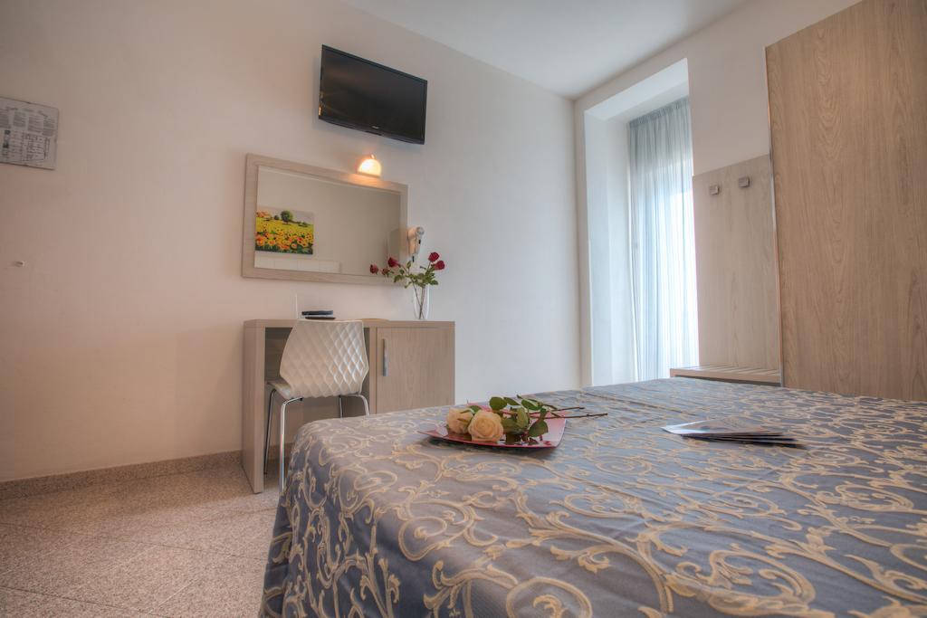 Hotel Olympia Gabicce Mare Oda fotoğraf